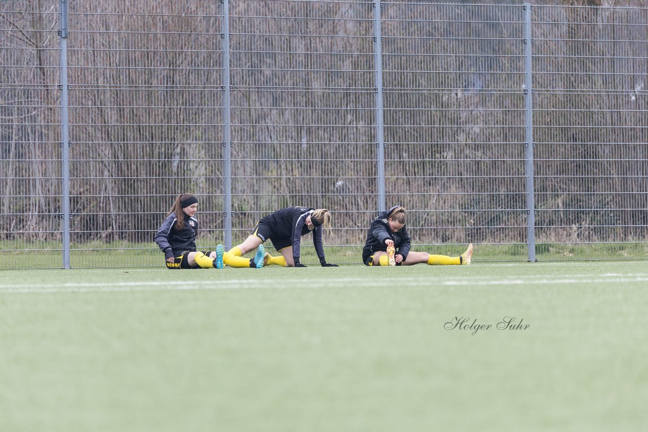 Bild 400 - F SSC Hagen Ahrensburg - SV Frisia Risum-Lindholm : Ergebnis: 1:2